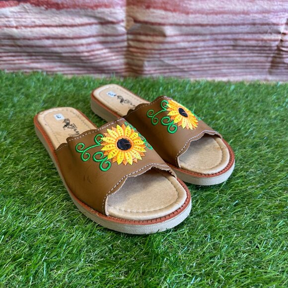 Women's Genuine Leather Brown Sandals with Sunflower Details Handmade in Mexico - Picture 6 of 7